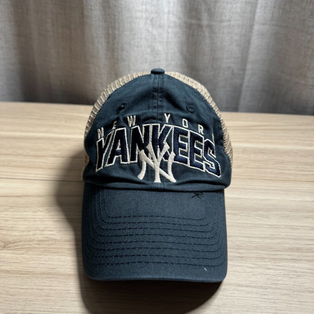 Fan Favorite New York Yankees Trucker Hat Mens OSFA Navy Blue MLB Snapback